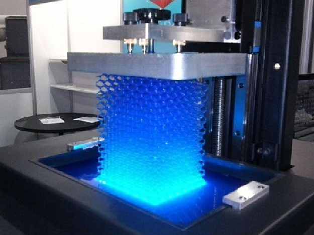 【3D打印系列】是价格亲民还是技术过人？从 SLA 来剖析 3D 打印！